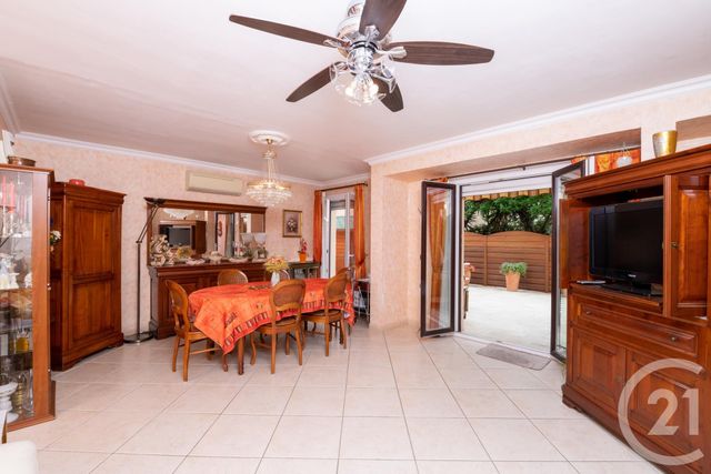Appartement T4 à vendre - 3 pièces - 78.4 m2 - LA GARDE - 83 - PROVENCE-ALPES-COTE-D-AZUR - Century 21 Le Rocher Appartement T4 à vendre - 3 pièces - 78.4 m2 - LA GARDE - 83 - PROVENCE-ALPES-COTE-D-AZUR - Century 21 Le Rocher