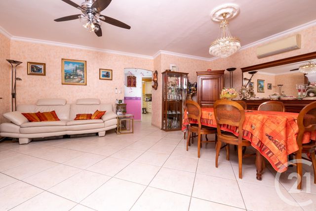 Appartement T4 à vendre - 3 pièces - 78.4 m2 - LA GARDE - 83 - PROVENCE-ALPES-COTE-D-AZUR - Century 21 Le Rocher Appartement T4 à vendre - 3 pièces - 78.4 m2 - LA GARDE - 83 - PROVENCE-ALPES-COTE-D-AZUR - Century 21 Le Rocher