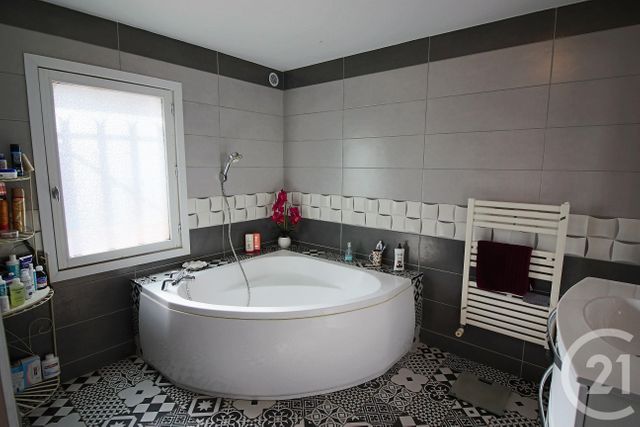 maison à vendre - 5 pièces - 172.18 m2 - BELGENTIER - 83 - PROVENCE-ALPES-COTE-D-AZUR - Century 21 Le Rocher maison à vendre - 5 pièces - 172.18 m2 - BELGENTIER - 83 - PROVENCE-ALPES-COTE-D-AZUR - Century 21 Le Rocher