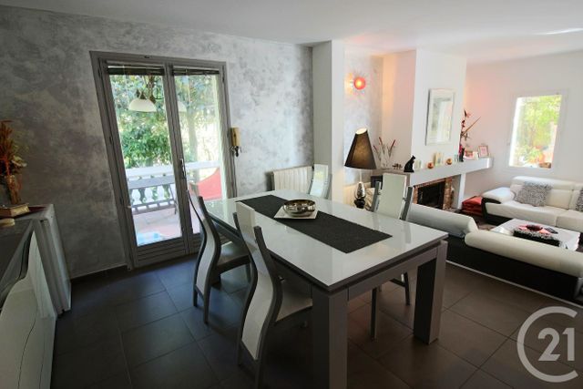maison à vendre - 5 pièces - 172.18 m2 - BELGENTIER - 83 - PROVENCE-ALPES-COTE-D-AZUR - Century 21 Le Rocher maison à vendre - 5 pièces - 172.18 m2 - BELGENTIER - 83 - PROVENCE-ALPES-COTE-D-AZUR - Century 21 Le Rocher