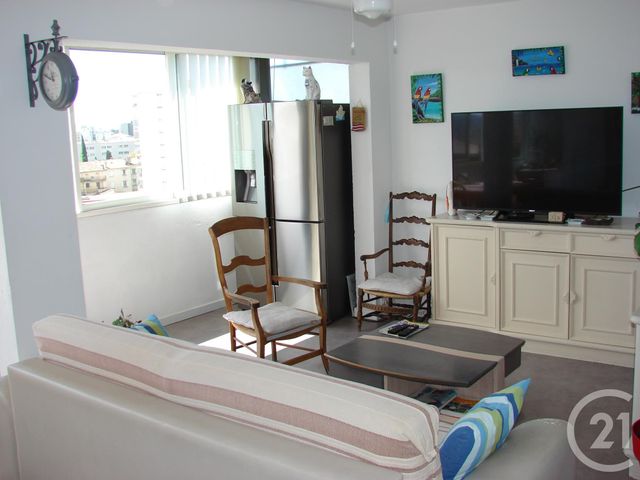 Appartement T3 à vendre - 3 pièces - 65.0 m2 - LA GARDE - 83 - PROVENCE-ALPES-COTE-D-AZUR - Century 21 Le Rocher Appartement T3 à vendre - 3 pièces - 65.0 m2 - LA GARDE - 83 - PROVENCE-ALPES-COTE-D-AZUR - Century 21 Le Rocher