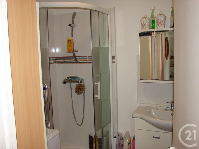 Appartement T3 à vendre - 3 pièces - 65.0 m2 - LA GARDE - 83 - PROVENCE-ALPES-COTE-D-AZUR - Century 21 Le Rocher Appartement T3 à vendre - 3 pièces - 65.0 m2 - LA GARDE - 83 - PROVENCE-ALPES-COTE-D-AZUR - Century 21 Le Rocher
