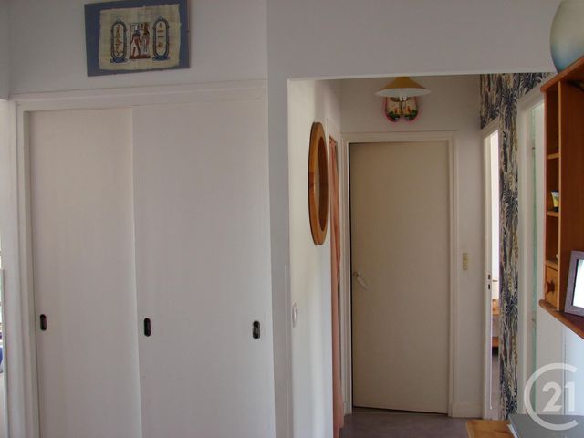 Appartement T3 à vendre - 3 pièces - 65.0 m2 - LA GARDE - 83 - PROVENCE-ALPES-COTE-D-AZUR - Century 21 Le Rocher Appartement T3 à vendre - 3 pièces - 65.0 m2 - LA GARDE - 83 - PROVENCE-ALPES-COTE-D-AZUR - Century 21 Le Rocher