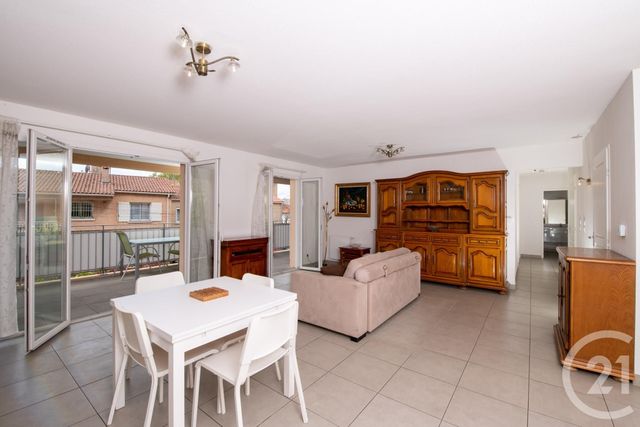Appartement F3 à vendre - 4 pièces - 82.61 m2 - LA GARDE - 83 - PROVENCE-ALPES-COTE-D-AZUR - Century 21 Le Rocher Appartement F3 à vendre - 4 pièces - 82.61 m2 - LA GARDE - 83 - PROVENCE-ALPES-COTE-D-AZUR - Century 21 Le Rocher