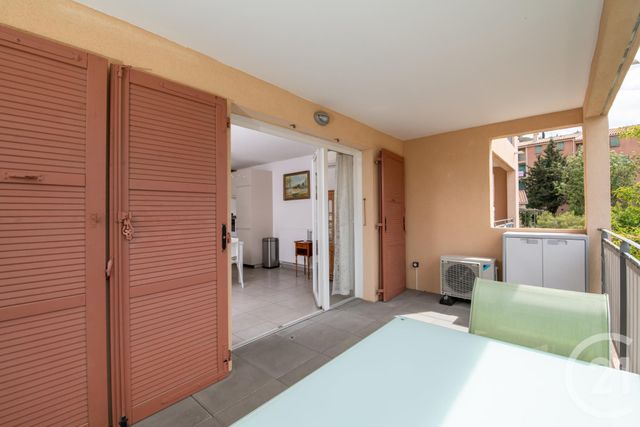 Appartement F3 à vendre - 4 pièces - 82.61 m2 - LA GARDE - 83 - PROVENCE-ALPES-COTE-D-AZUR - Century 21 Le Rocher Appartement F3 à vendre - 4 pièces - 82.61 m2 - LA GARDE - 83 - PROVENCE-ALPES-COTE-D-AZUR - Century 21 Le Rocher