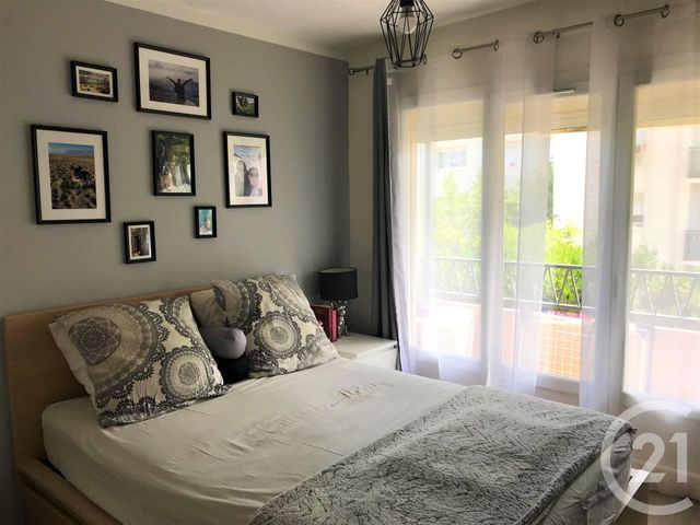 Afficher la photo en grand Appartement T3 à vendre - 3 pièces - 58.46 m2 - LA GARDE - 83 - PROVENCE-ALPES-COTE-D-AZUR - Century 21 Le Rocher