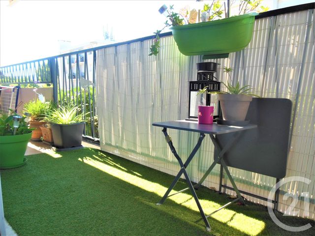 Afficher la photo en grand Appartement T3 à vendre - 3 pièces - 58.46 m2 - LA GARDE - 83 - PROVENCE-ALPES-COTE-D-AZUR - Century 21 Le Rocher