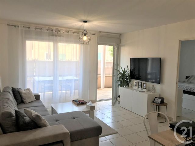 Afficher la photo en grand Appartement T2 à vendre - 2 pièces - 43.85 m2 - CUERS - 83 - PROVENCE-ALPES-COTE-D-AZUR - Century 21 Le Rocher