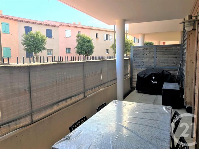Afficher la photo en grand Appartement T2 à vendre - 2 pièces - 43.85 m2 - CUERS - 83 - PROVENCE-ALPES-COTE-D-AZUR - Century 21 Le Rocher