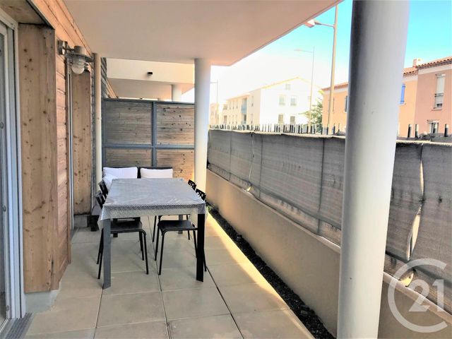 Afficher la photo en grand Appartement T2 à vendre - 2 pièces - 43.85 m2 - CUERS - 83 - PROVENCE-ALPES-COTE-D-AZUR - Century 21 Le Rocher