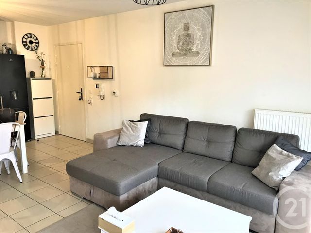 Afficher la photo en grand Appartement T2 à vendre - 2 pièces - 43.85 m2 - CUERS - 83 - PROVENCE-ALPES-COTE-D-AZUR - Century 21 Le Rocher