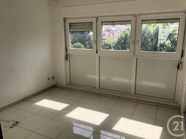 Afficher la photo en grand Appartement T6 à vendre - 6 pièces - 93.89 m2 - LA GARDE - 83 - PROVENCE-ALPES-COTE-D-AZUR - Century 21 Le Rocher
