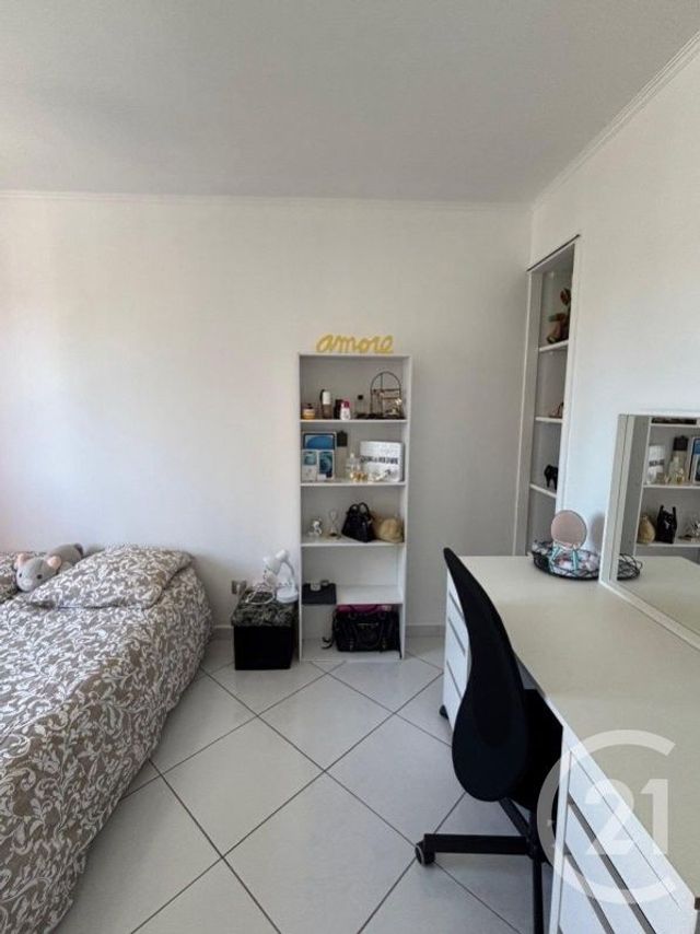 Appartement T5 à vendre - 5 pièces - 94.0 m2 - LA GARDE - 83 - PROVENCE-ALPES-COTE-D-AZUR - Century 21 Le Rocher