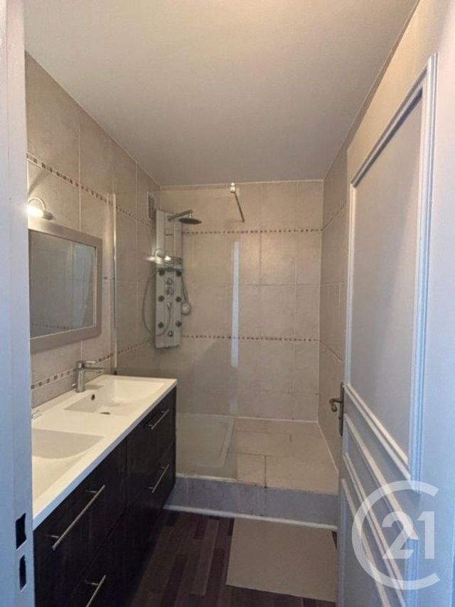 Appartement T5 à vendre - 5 pièces - 94.0 m2 - LA GARDE - 83 - PROVENCE-ALPES-COTE-D-AZUR - Century 21 Le Rocher