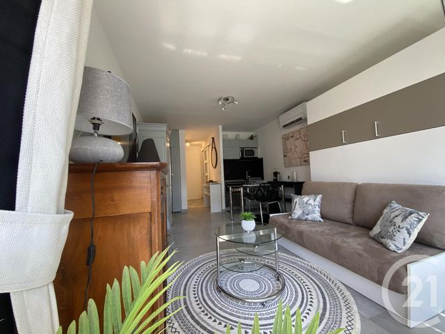 Appartement F1 à louer - 1 pièce - 29.93 m2 - HYERES - 83 - PROVENCE-ALPES-COTE-D-AZUR - Century 21 Le Rocher