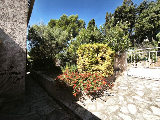 maison à vendre - 5 pièces - 106.09 m2 - LA GARDE - 83 - PROVENCE-ALPES-COTE-D-AZUR - Century 21 Le Rocher