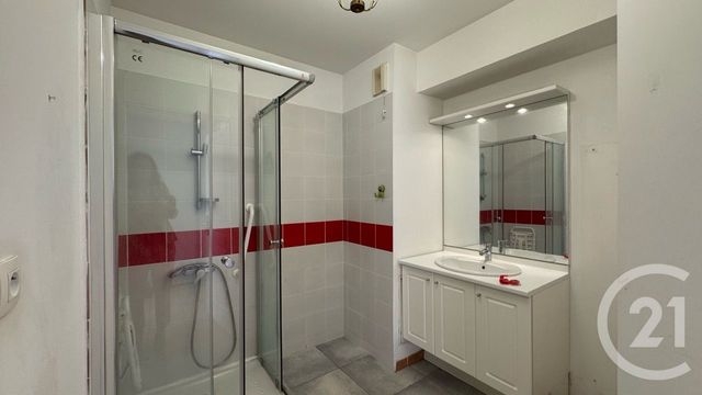 Afficher la photo en grand Appartement F2 à vendre - 2 pièces - 42.96 m2 - LA GARDE - 83 - PROVENCE-ALPES-COTE-D-AZUR - Century 21 Le Rocher