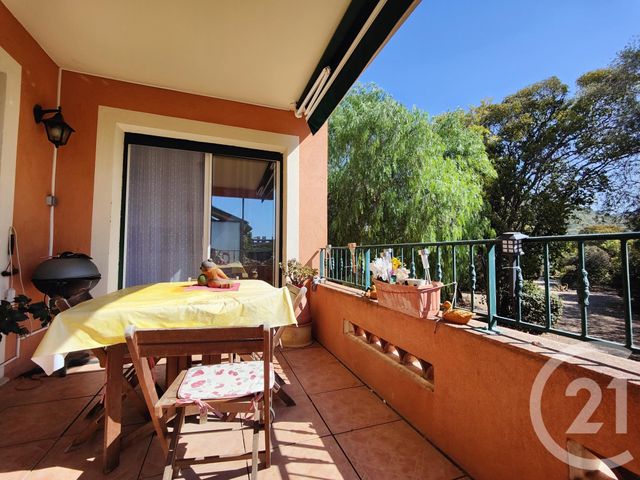 Afficher la photo en grand Appartement T2 à vendre - 2 pièces - 47.27 m2 - CARQUEIRANNE - 83 - PROVENCE-ALPES-COTE-D-AZUR - Century 21 Le Rocher