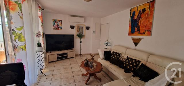 Afficher la photo en grand Appartement T2 à vendre - 2 pièces - 47.27 m2 - CARQUEIRANNE - 83 - PROVENCE-ALPES-COTE-D-AZUR - Century 21 Le Rocher