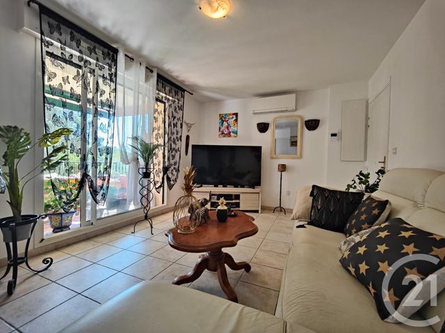 Afficher la photo en grand Appartement T2 à vendre - 2 pièces - 47.27 m2 - CARQUEIRANNE - 83 - PROVENCE-ALPES-COTE-D-AZUR - Century 21 Le Rocher