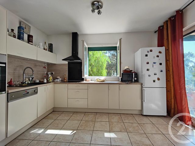 Afficher la photo en grand Appartement T2 à vendre - 2 pièces - 47.27 m2 - CARQUEIRANNE - 83 - PROVENCE-ALPES-COTE-D-AZUR - Century 21 Le Rocher