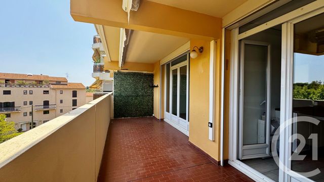 Afficher la photo en grand Appartement F4 à vendre - 4 pièces - 90.82 m2 - LA GARDE - 83 - PROVENCE-ALPES-COTE-D-AZUR - Century 21 Le Rocher