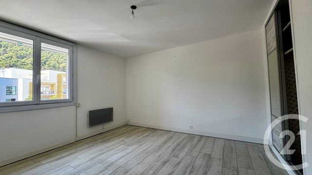 Afficher la photo en grand Appartement F4 à vendre - 4 pièces - 90.82 m2 - LA GARDE - 83 - PROVENCE-ALPES-COTE-D-AZUR - Century 21 Le Rocher