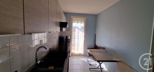 Appartement T3 à vendre - 3 pièces - 70.0 m2 - HYERES - 83 - PROVENCE-ALPES-COTE-D-AZUR - Century 21 Le Rocher