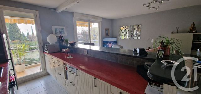 Appartement T2 à vendre - 2 pièces - 49.4 m2 - HYERES - 83 - PROVENCE-ALPES-COTE-D-AZUR - Century 21 Le Rocher