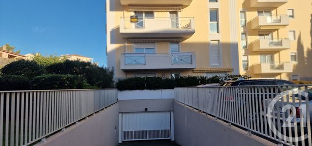 Appartement T2 à vendre - 2 pièces - 49.4 m2 - HYERES - 83 - PROVENCE-ALPES-COTE-D-AZUR - Century 21 Le Rocher