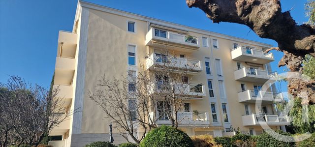 Appartement T2 à vendre - 2 pièces - 49.4 m2 - HYERES - 83 - PROVENCE-ALPES-COTE-D-AZUR - Century 21 Le Rocher