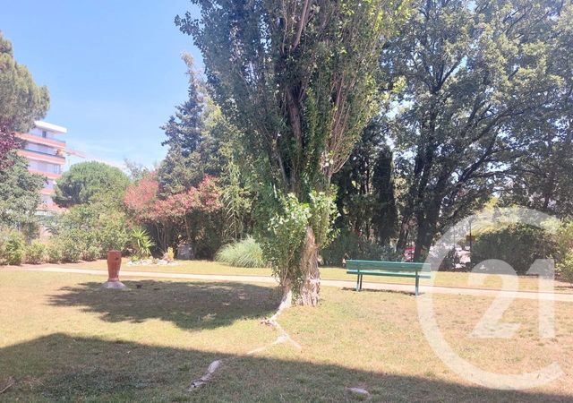 Appartement F5 à vendre - 5 pièces - 92.13 m2 - LA GARDE - 83 - PROVENCE-ALPES-COTE-D-AZUR - Century 21 Le Rocher