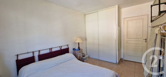 Appartement T2 à vendre - 2 pièces - 47.9 m2 - LA ROQUEBRUSSANNE - 83 - PROVENCE-ALPES-COTE-D-AZUR - Century 21 Le Rocher