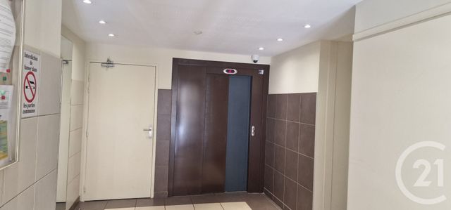 Appartement T2 à vendre - 2 pièces - 47.9 m2 - LA ROQUEBRUSSANNE - 83 - PROVENCE-ALPES-COTE-D-AZUR - Century 21 Le Rocher