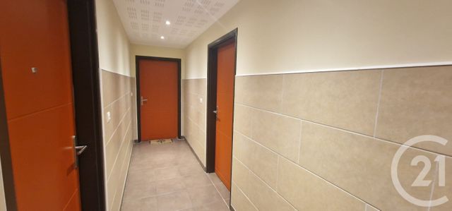 Appartement T2 à vendre - 2 pièces - 47.9 m2 - LA ROQUEBRUSSANNE - 83 - PROVENCE-ALPES-COTE-D-AZUR - Century 21 Le Rocher