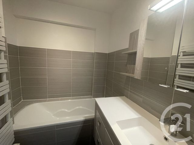 Appartement T4 à louer - 4 pièces - 86.44 m2 - LA GARDE - 83 - PROVENCE-ALPES-COTE-D-AZUR - Century 21 Le Rocher