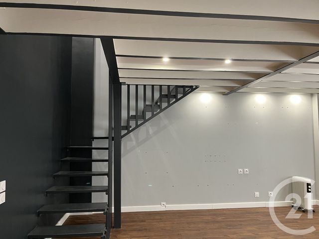 Appartement Duplex à louer - 2 pièces - 62.48 m2 - TOULON - 83 - PROVENCE-ALPES-COTE-D-AZUR - Century 21 Le Rocher