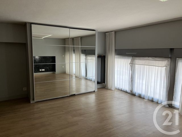Appartement Duplex à louer - 2 pièces - 62.48 m2 - TOULON - 83 - PROVENCE-ALPES-COTE-D-AZUR - Century 21 Le Rocher