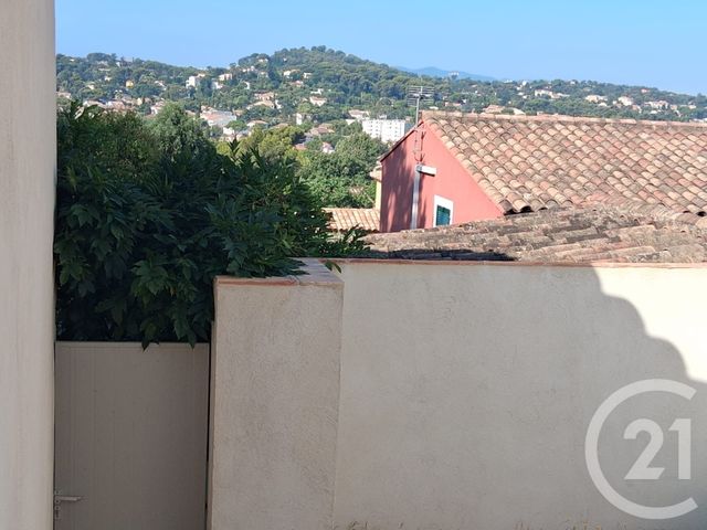 maison à louer - 3 pièces - 67.11 m2 - LA GARDE - 83 - PROVENCE-ALPES-COTE-D-AZUR - Century 21 Le Rocher