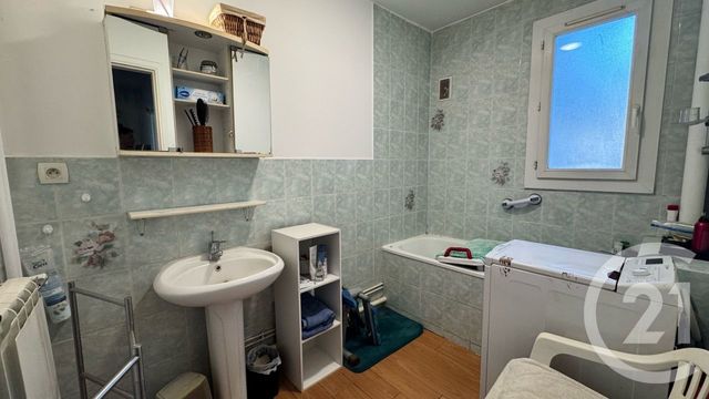 Appartement F1 bis à vendre - 2 pièces - 47.04 m2 - LA GARDE - 83 - PROVENCE-ALPES-COTE-D-AZUR - Century 21 Le Rocher