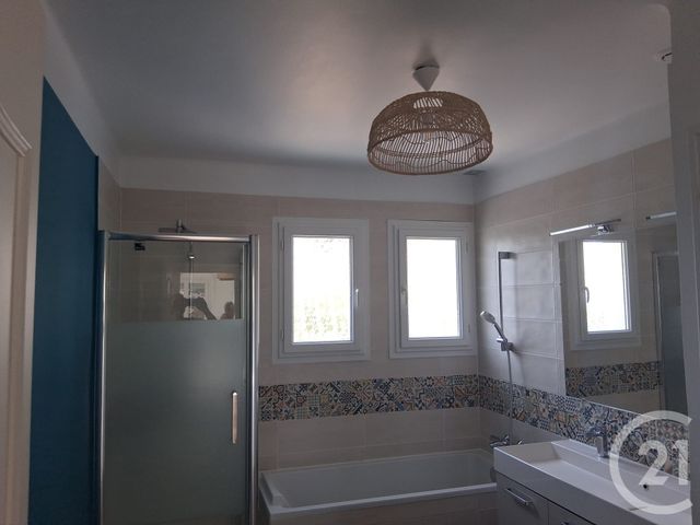 maison à louer - 8 pièces - 197.25 m2 - LA GARDE - 83 - PROVENCE-ALPES-COTE-D-AZUR - Century 21 Le Rocher