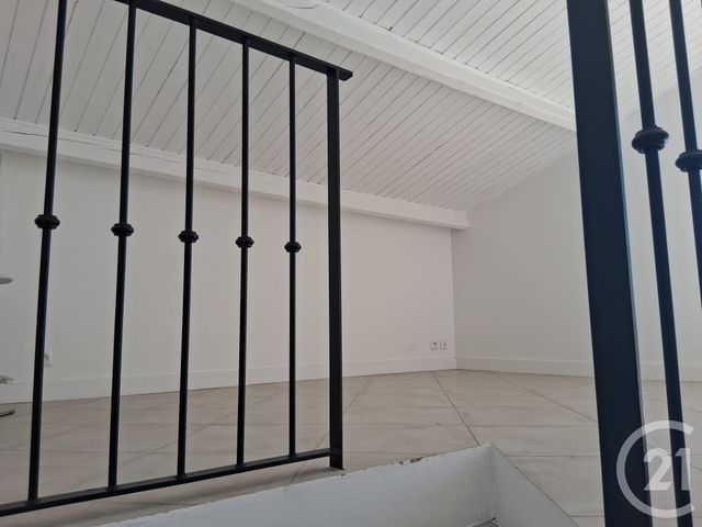 maison à louer - 8 pièces - 197.25 m2 - LA GARDE - 83 - PROVENCE-ALPES-COTE-D-AZUR - Century 21 Le Rocher
