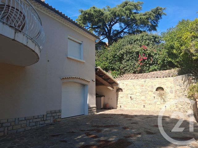 maison à louer - 8 pièces - 197.25 m2 - LA GARDE - 83 - PROVENCE-ALPES-COTE-D-AZUR - Century 21 Le Rocher
