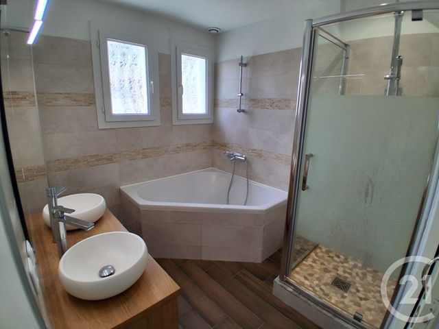maison à louer - 8 pièces - 197.25 m2 - LA GARDE - 83 - PROVENCE-ALPES-COTE-D-AZUR - Century 21 Le Rocher
