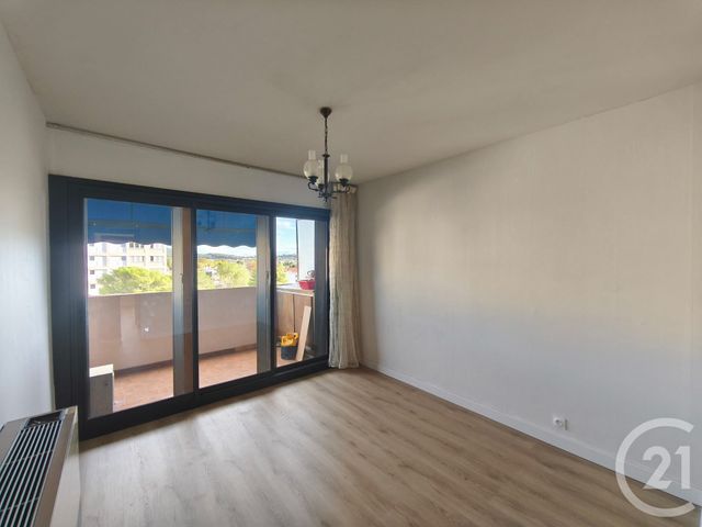 Appartement T3 à louer - 4 pièces - 66.38 m2 - LA GARDE - 83 - PROVENCE-ALPES-COTE-D-AZUR - Century 21 Le Rocher