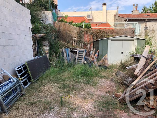 Afficher la photo en grand terrain à vendre - 414.0 m2 - CUERS - 83 - PROVENCE-ALPES-COTE-D-AZUR - Century 21 Le Rocher