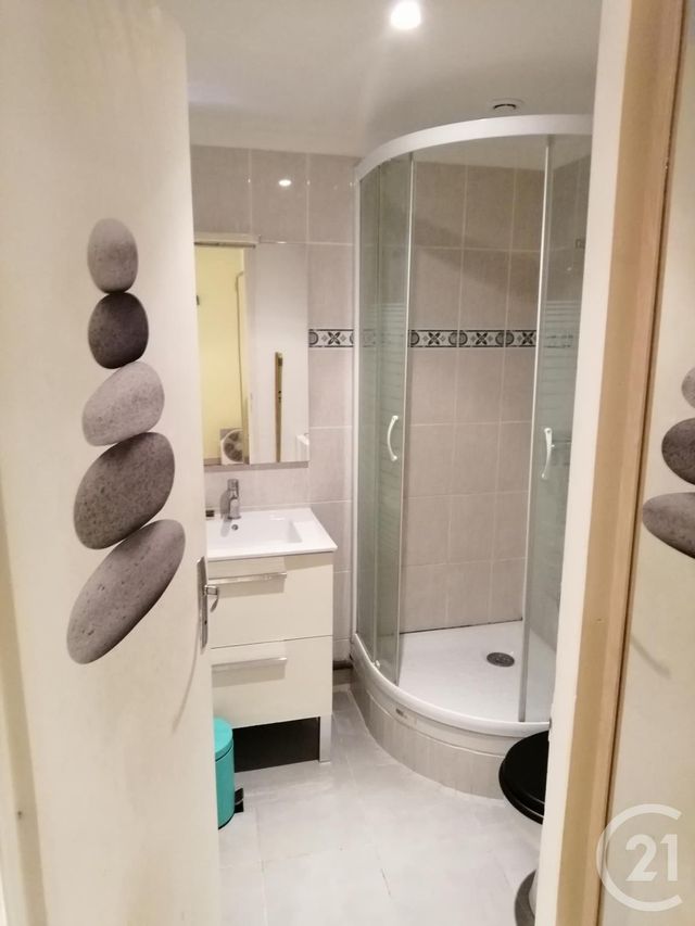 Afficher la photo en grand Studio à vendre - 1 pièce - 19.15 m2 - LA GARDE - 83 - PROVENCE-ALPES-COTE-D-AZUR - Century 21 Le Rocher